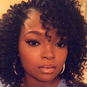 Meet your Posher, Genia